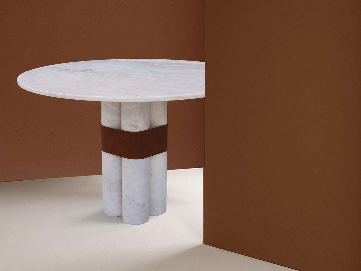 Axis Round Table