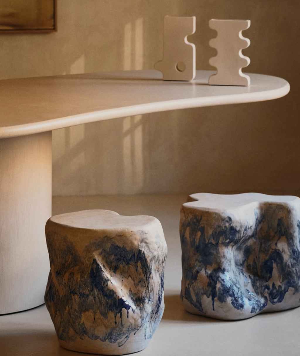 AIMI Dining Table