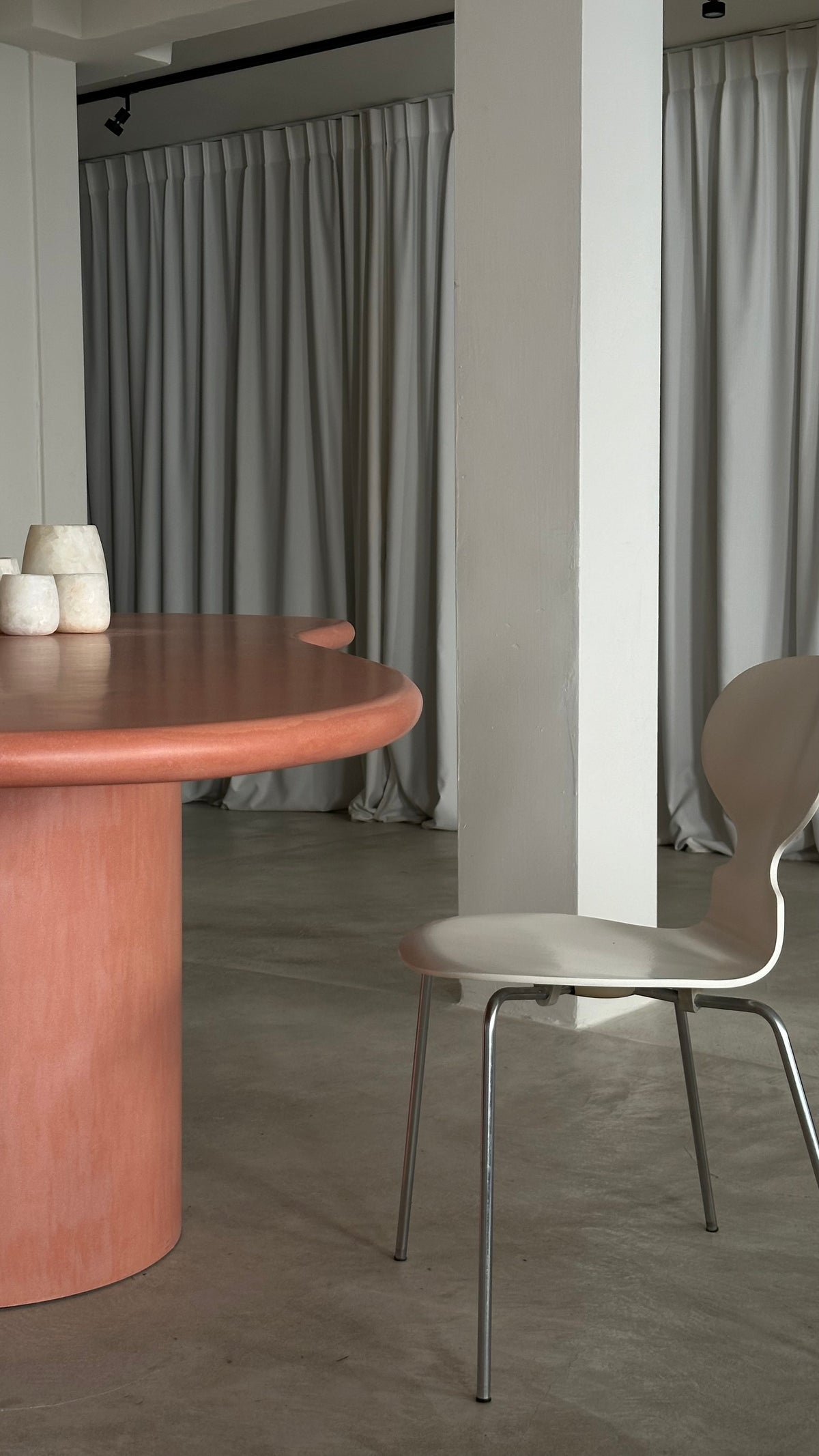 AIMI Dining Table