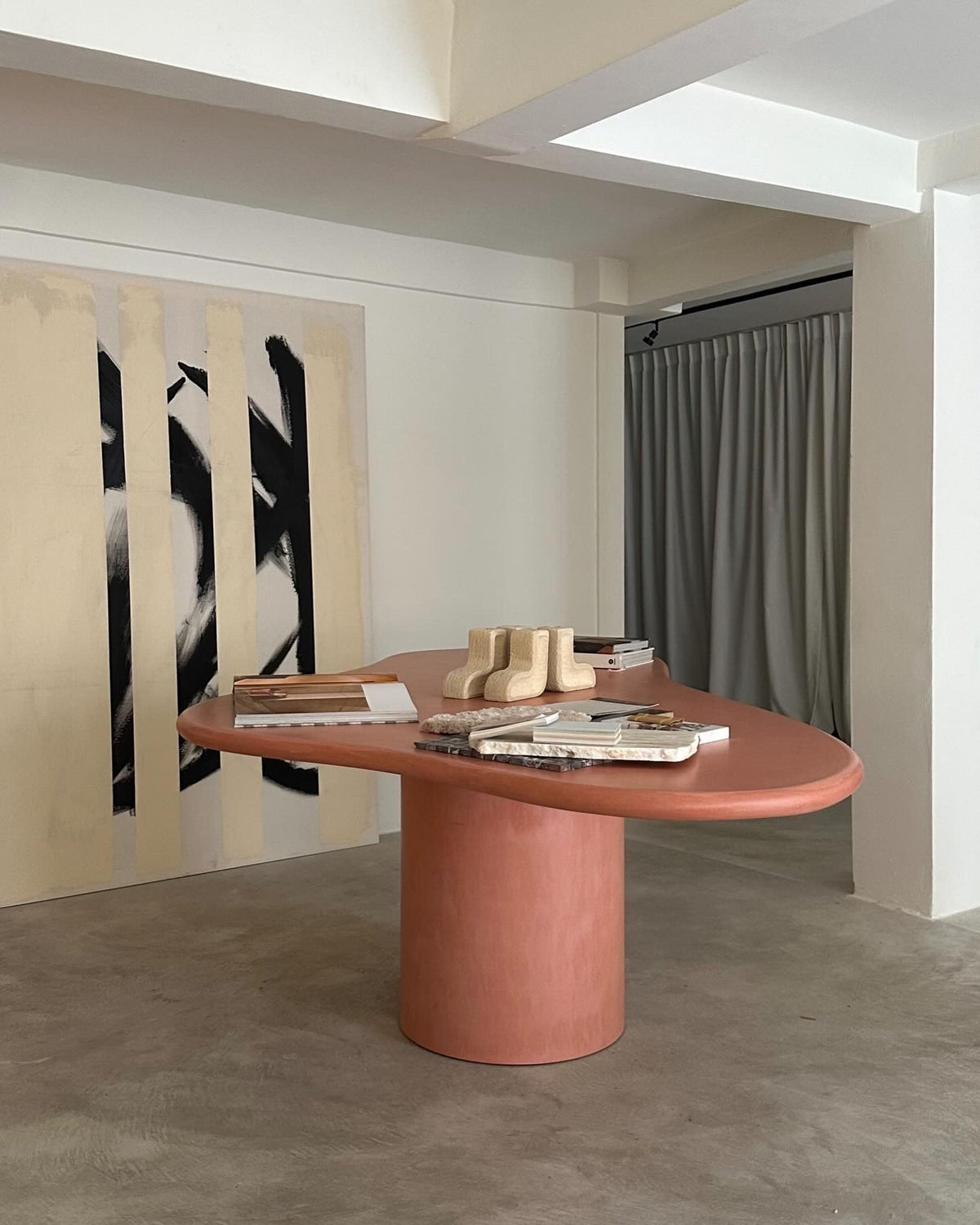 AIMI Dining Table