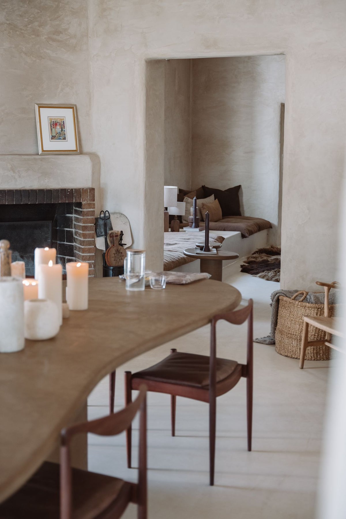 AIMI Dining Table