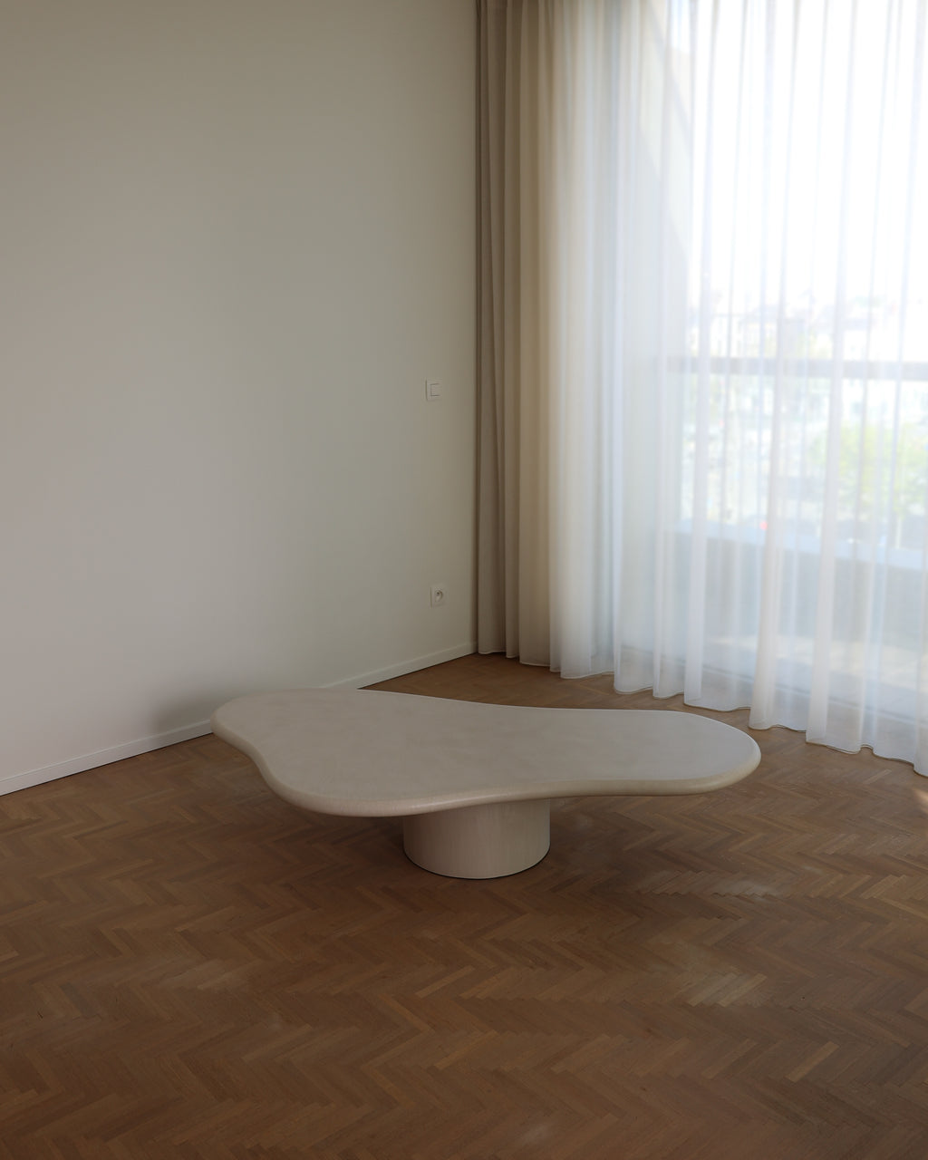 AKEMI Coffee Table