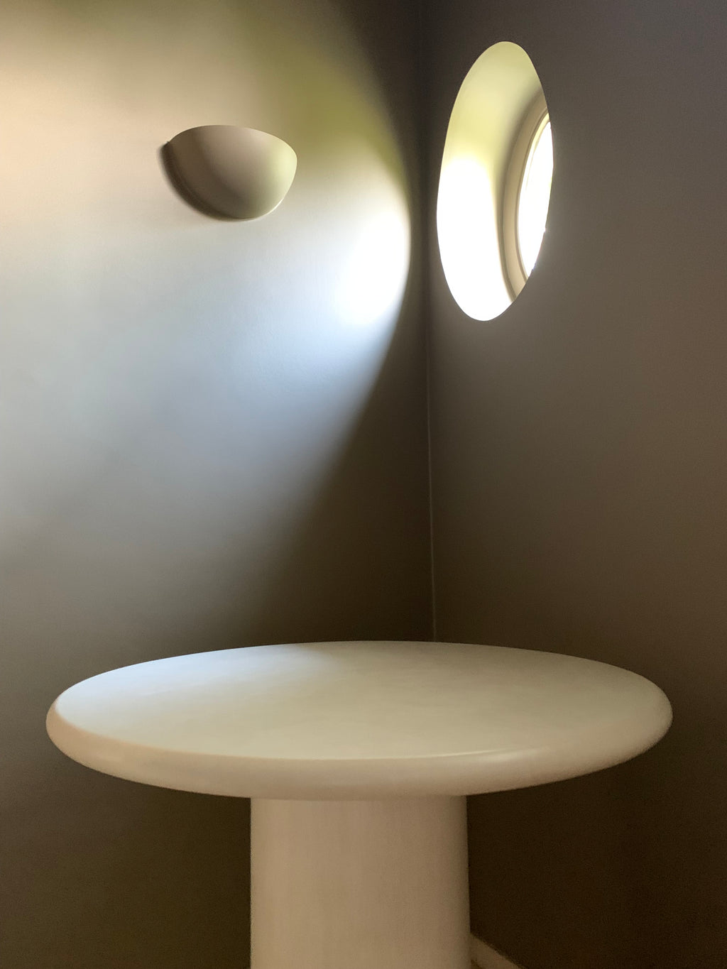 ARATA Dining Table